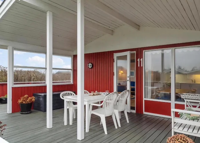 Дом отдыха Lovely In With Wifi