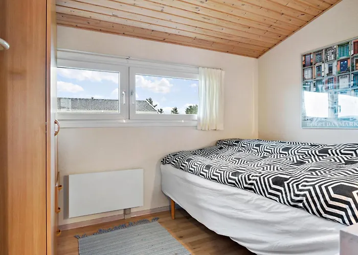 Дом отдыха Lovely In With Wifi *